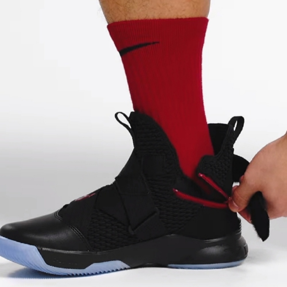 Lebron Soldier XII Fly Ease - Picture 4 of 7